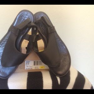 Black Born sandals Gcu